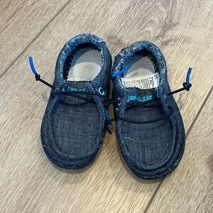Hey Dudes size 6! New without tags